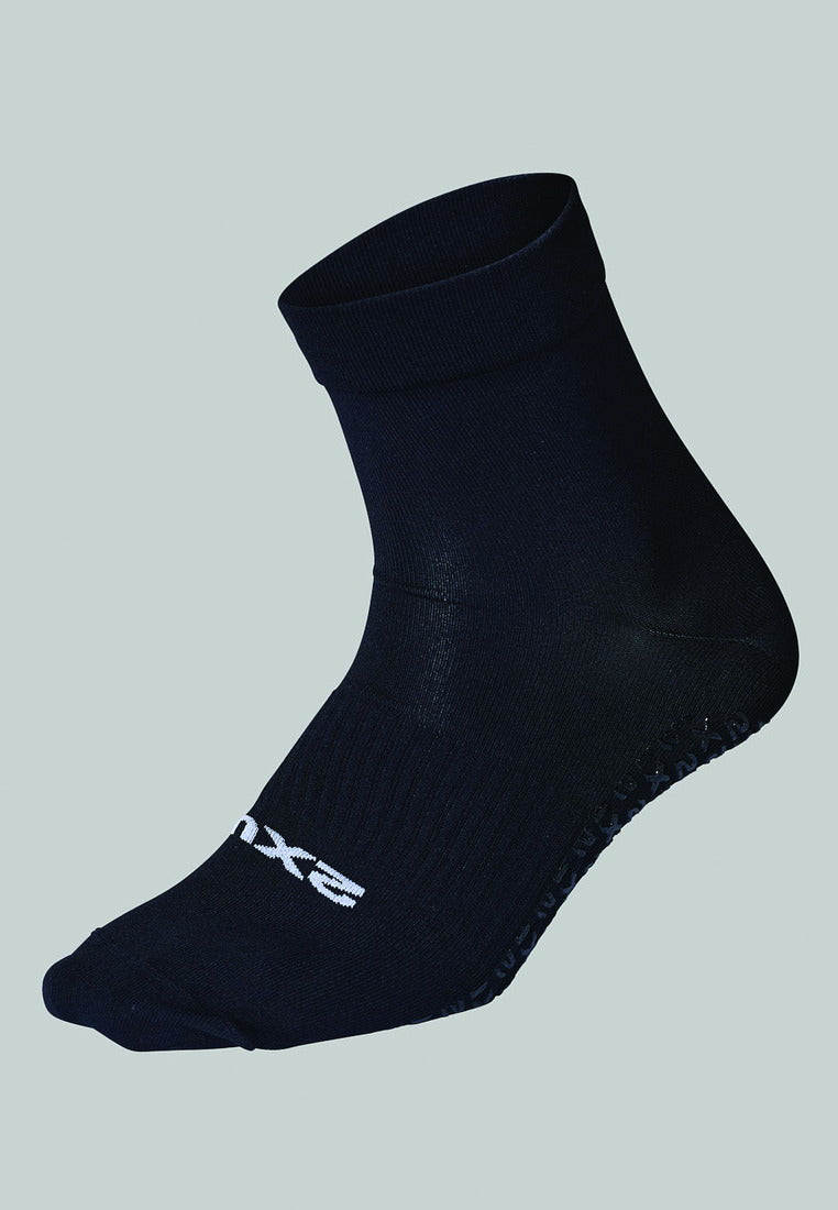 Performance Crew Grip Socks