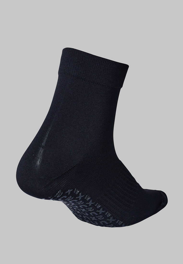 Performance Crew Grip Socks