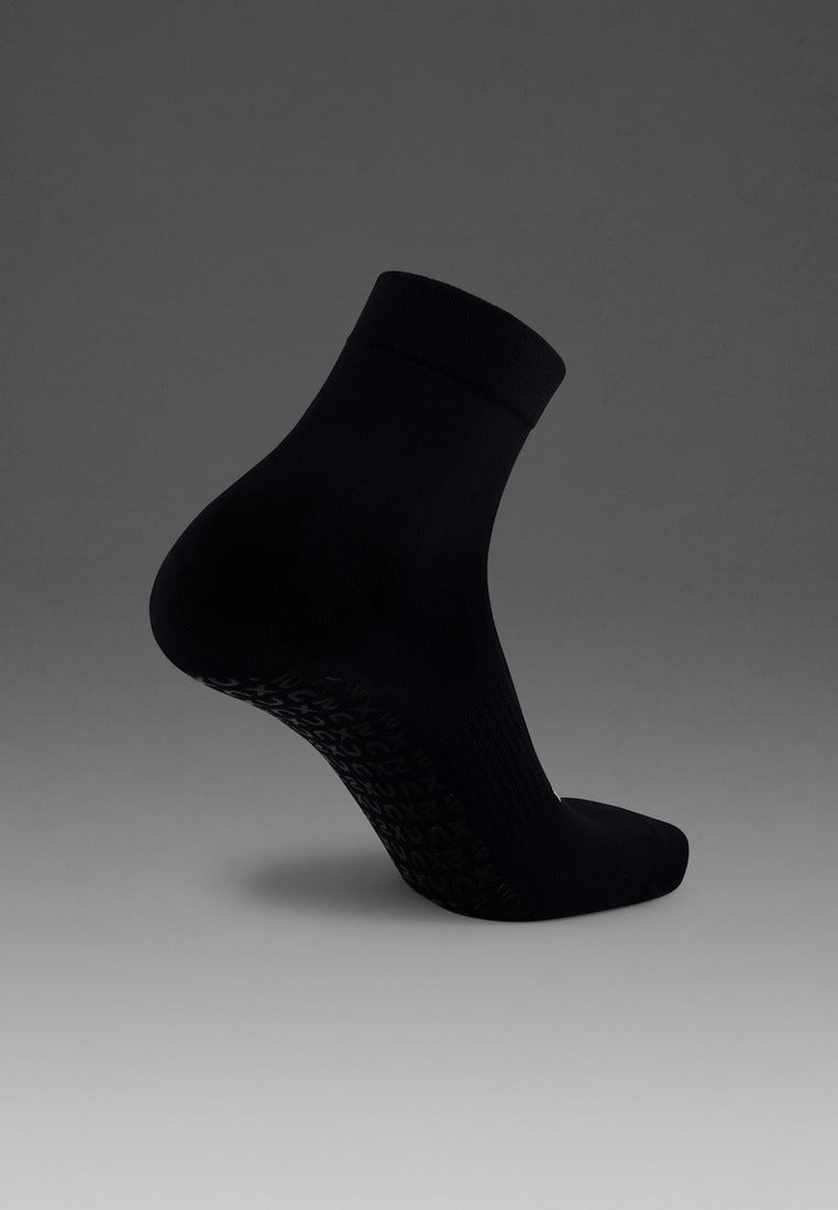 Performance Crew Grip Socks