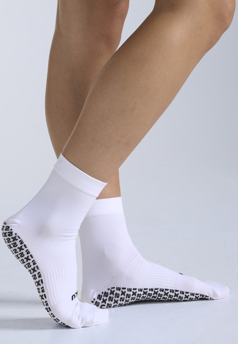 Performance Crew Grip Socks