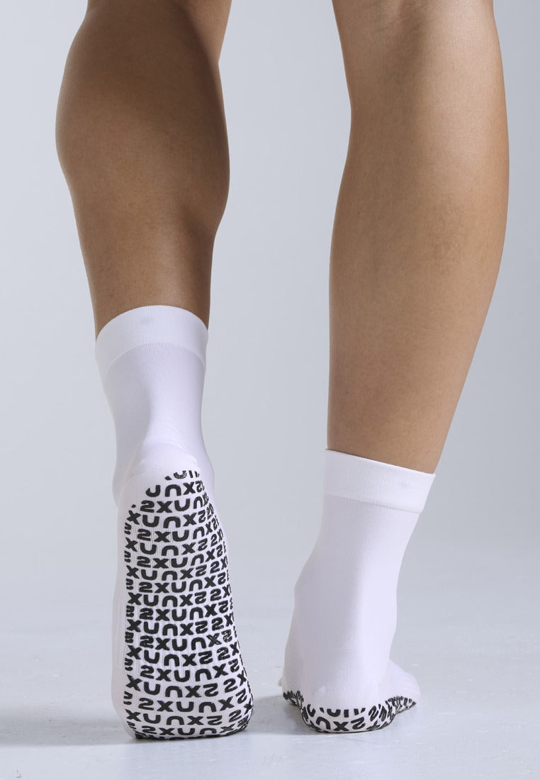 Performance Crew Grip Socks