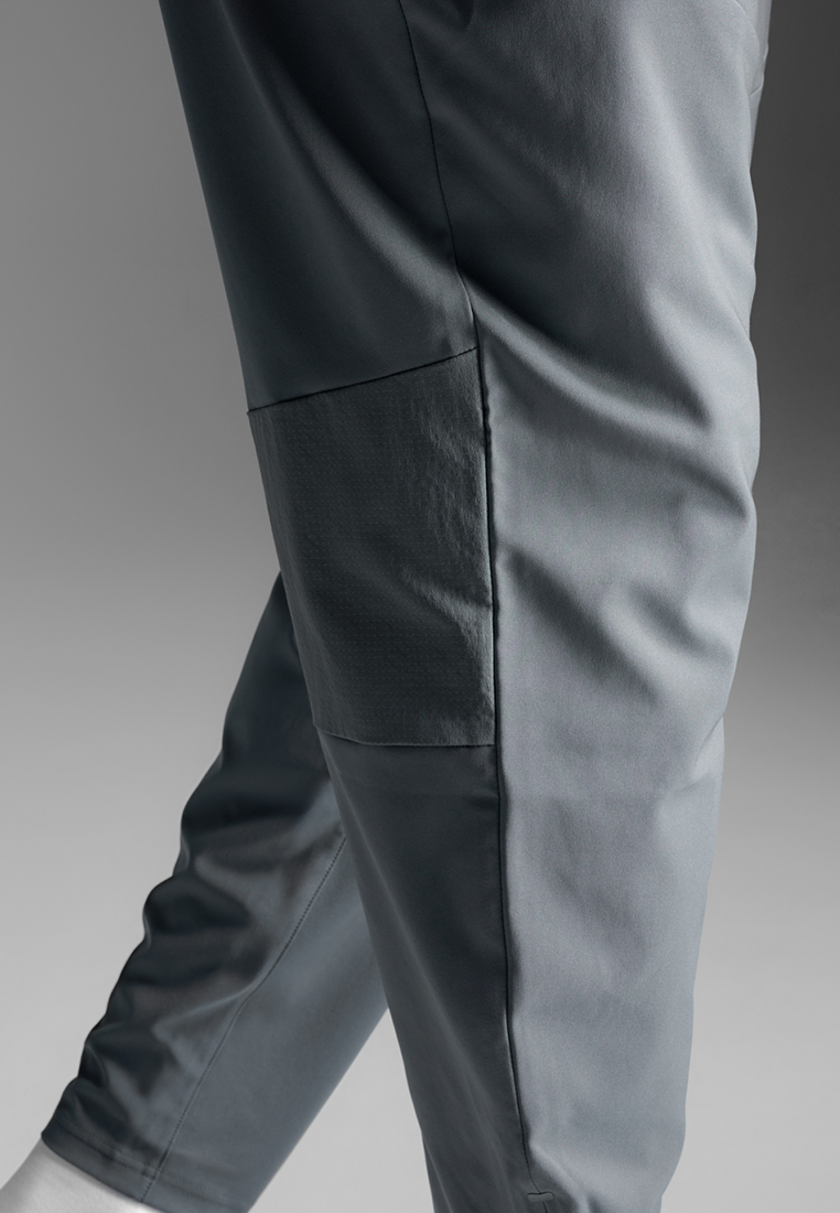 Aero Woven Jogger